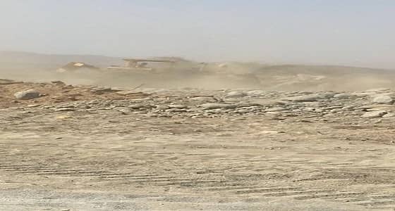 إزالة عقوم ترابية وحجارة بـ " وادي خاط " في المجادرة