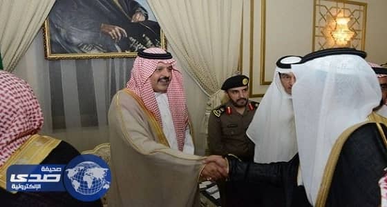 بالصور.. أمير حائل يستقبل المواطنين والمسئولين