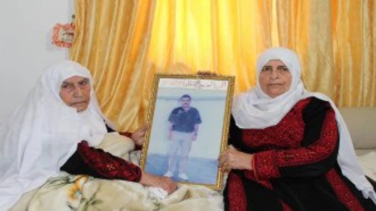 بالفيديو.. مشاهد قاسية لتعرض مسنة فلسطينية للاعتداء على يد أعضاء حماس