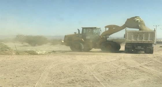 بالصور.. إزالة النفايات والمخلفات بعدة أحياء في نجران