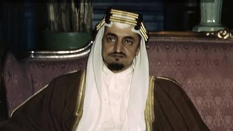 بالفيديو.. أول جواز سفر سعودي يعود للملك فيصل بن عبدالعزيز