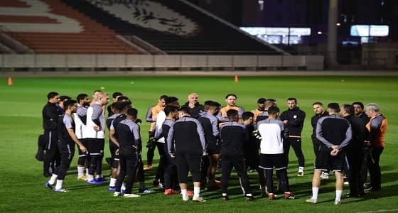 بالصور.. " الشباب " يجري مرانه الرئيس استعدادًا لملاقاة " جدة "