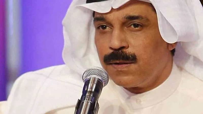 حزن عبدالله الرويشد خلال عزاء الفنان الراحل عبدالكريم عبدالقادر (فيديو)