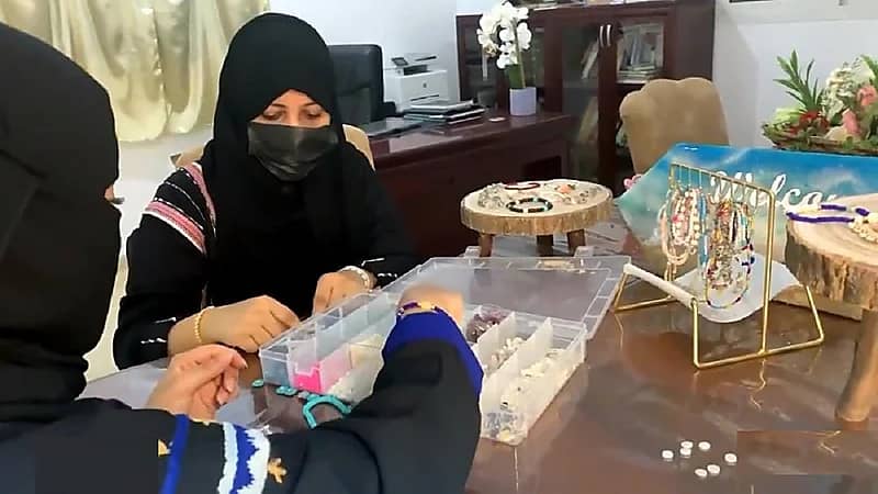 بالفيديو.. قصة فتاة تكسر حاجز التأتأة لتصبح متحدثة له