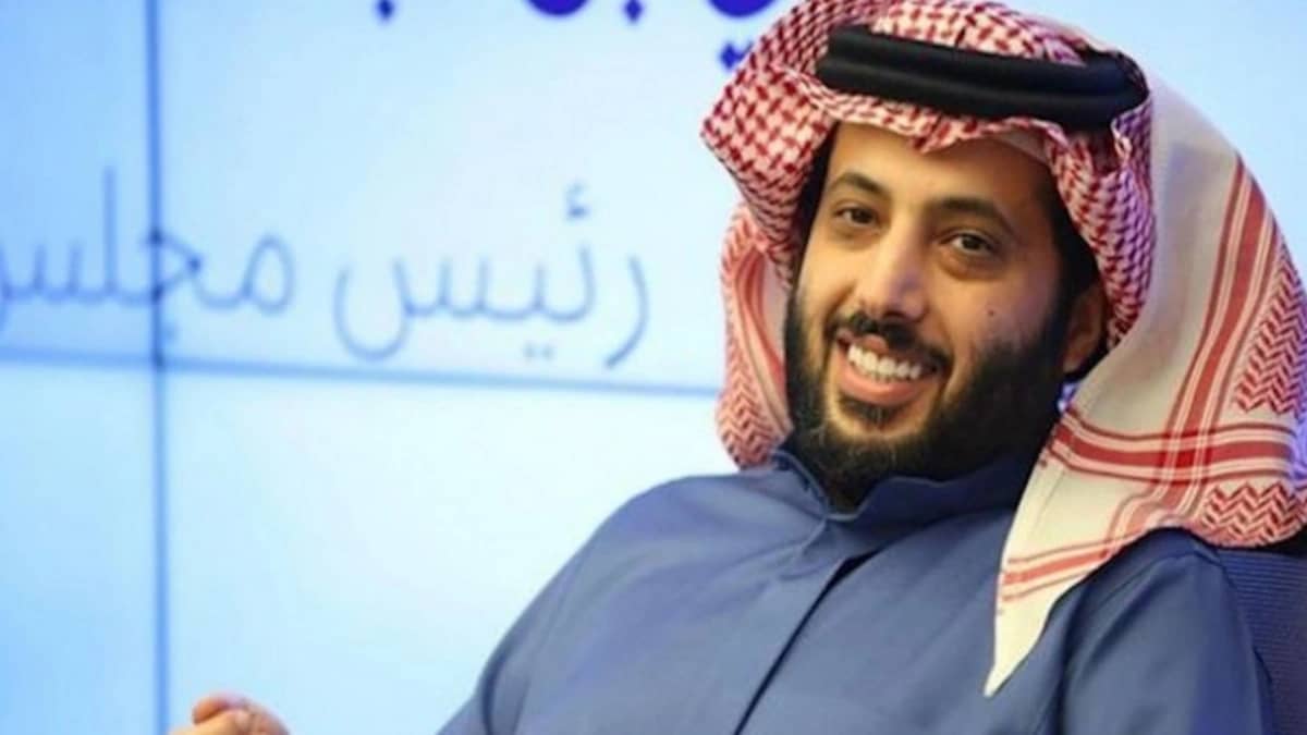 تركي آل الشيخ يرفض تخفيض رواتب لاعبي ألميريا