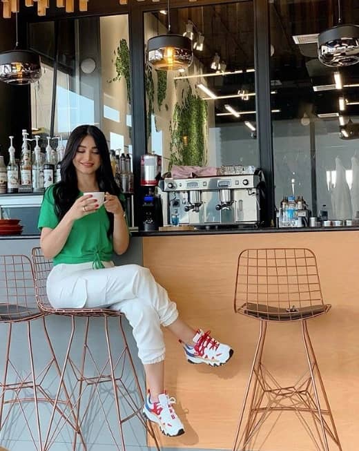 إبتسامة رقيقة لهيفاء حسوني تكشف ما خبأه فنجانها