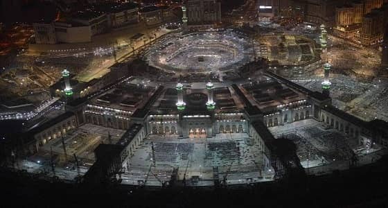 بالصور.. أعلى مصلى معلق في العالم يطل مباشرة على الكعبة