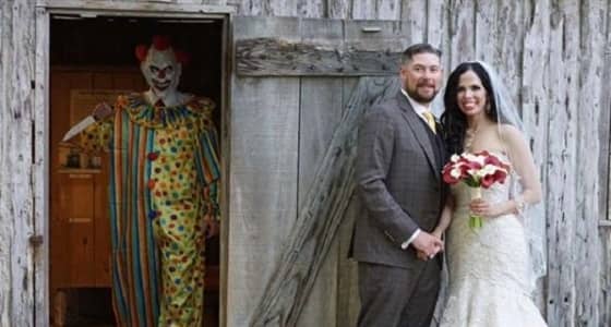 شاب ينفذ مقلبا مرعبا في جلسة تصوير مع زوجته