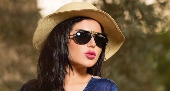 بالفيديو..حليمة بولند تسقط من فوق حصان في فرنسا