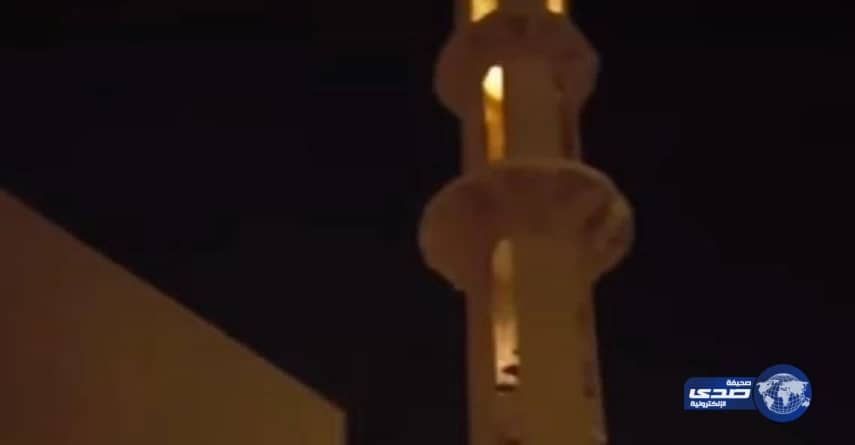 بالفيديو.. باكستاني يؤم المصلين بصوت "السديس" في أحد مساجد الأفلاج