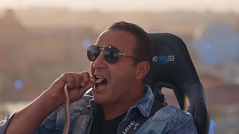 أحمد السقا يعلق على لقطة أكله الثعبان في "رامز نيفر إند"