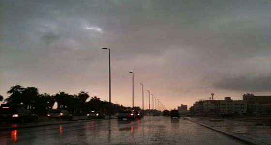 هطول أمطار على جدة
