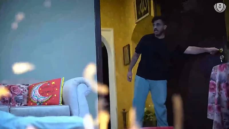 فيديو مستوحى من جريمة حقيقية لشاب تحت تأثير الشبو يقتل عائلته حرقاً