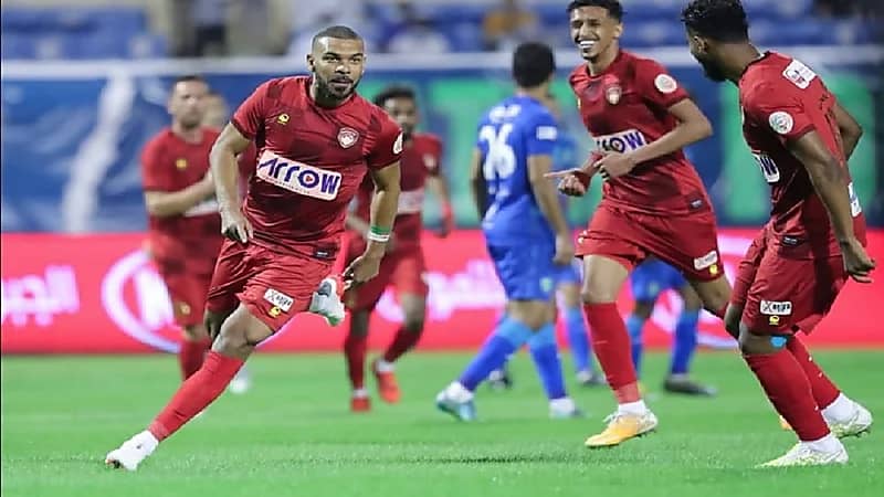 في مباراة الـ 10 أهداف .. الفتح وضمك حبايب