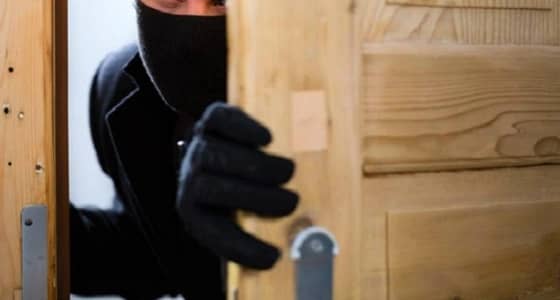 تفاصيل سرقة منزل الملحق الثقافي لدى تشاد على يد سائقه