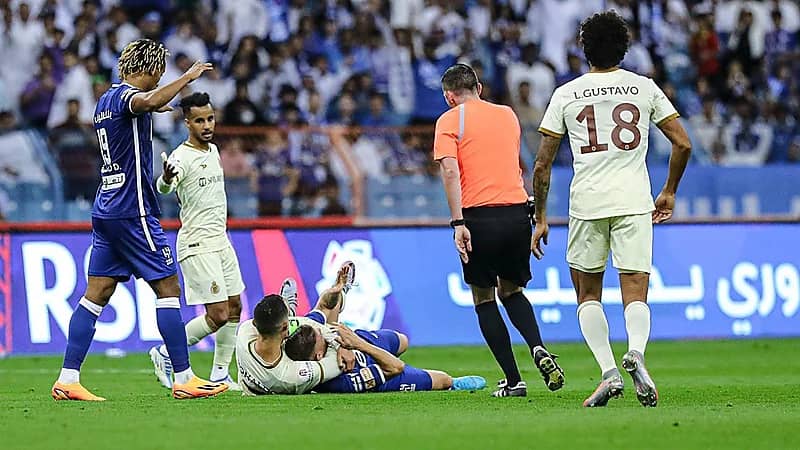 "العجلان" يسخر من تداخل "رونالدو" على "كويلار" بفيديو مصارعة