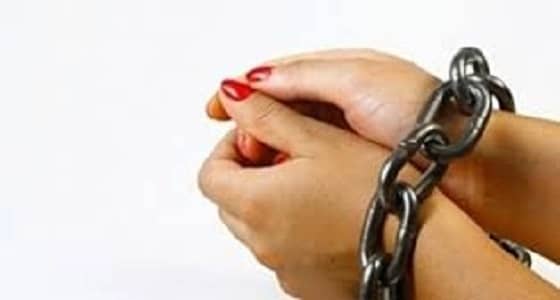 فتاة تجمع بين 3 أزواج في وقت واحد بينهم سعوديان