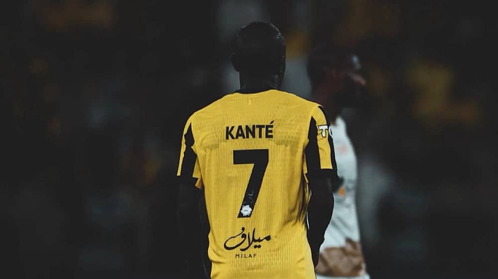 فنربخشة يـقدم عرضاً رسمياً للتعاقد مع كانتي