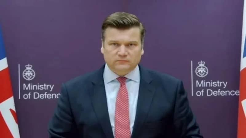 بريطانيا تحتجز سفينة محملة بأسلحة إيرانية متجهة للحوثيين