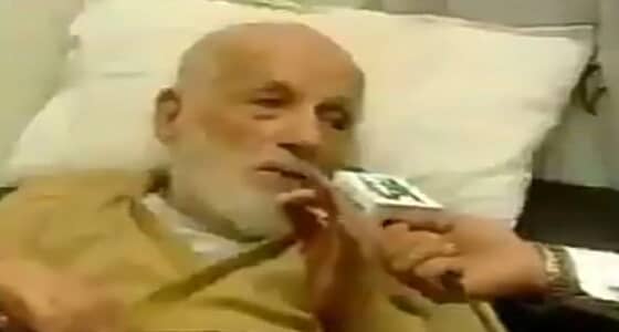 بالفيديو.. اللقاء الأخير للشيخ علي الطنطاوي رحمه الله على فراش الموت 