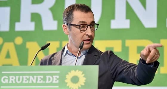 سياسي ألماني يحتمي في الشرطة من الوفد التركي بمؤتمر ميونخ