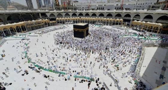 العصيمي يكشف حقيقة دخول صحن الطواف بالبطاقات الخاصة