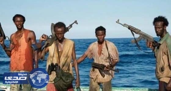قراصنة صوماليون يخطفون سفينة شحن