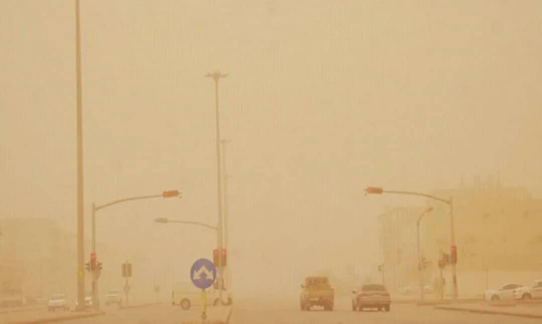 " الإنذار المبكر " يحذر سكان هذه المنطقة من تدني الرؤية بسبب الضباب