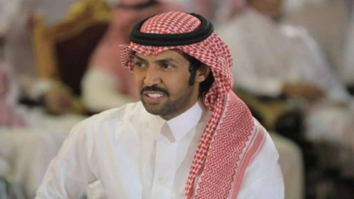 بالفيديو.. أول ظهور للشاعر "تركي الميزاني" بعد خروجه من السجن