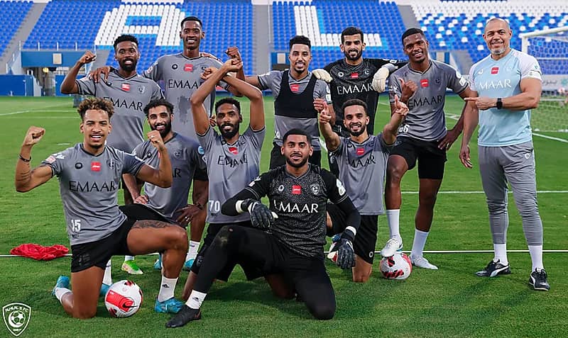بالأسماء.. غياب 7 لاعبين من الهلال عن مواجهة الفيحاء