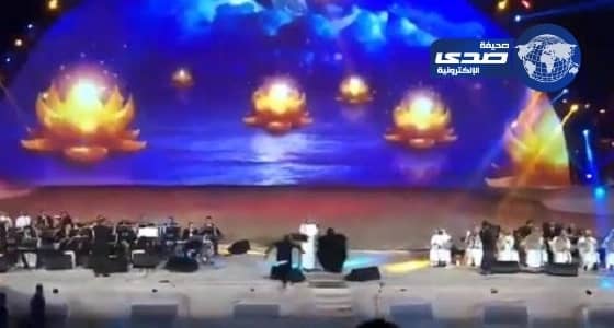 شرطة مكة: إيقاف الفتاة المقتحمة لمسرح ماجد المهندس وإحالتها للنيابة العامة