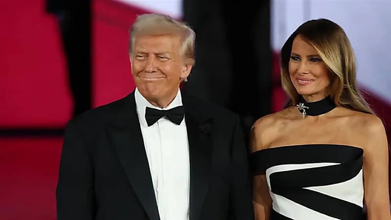 ميلانيا ترامب تقنع الرئيس بتوقيع قانون يجرّم المحتوى الحميمي.. فيديو