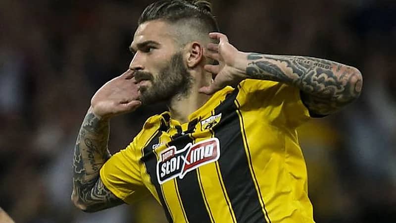 نجم أيك أثينا اليوناني يعرض خدماته على نادي سعودي