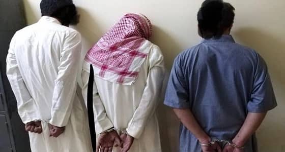 الإطاحة بتشكيل عصابي لسرقة المحال والمنازل بحفر الباطن