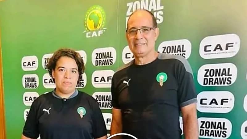 سيدة تقود فريقًا رجاليًا لكرة القدم ببلد عربي