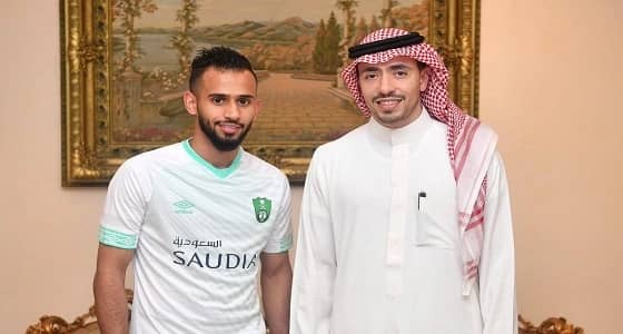 بالصور.. الأهلي ينهي إجراءات التعاقد مع مندش لـ 3 سنوات