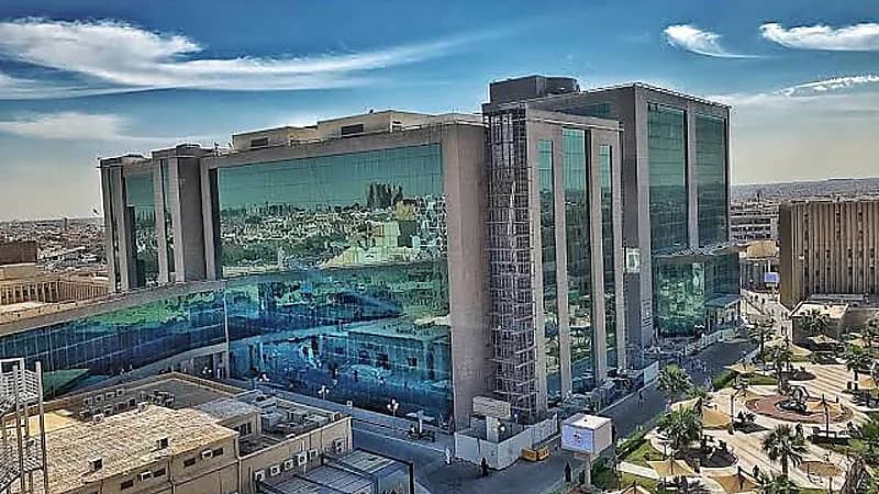 "سعود الطبية" توضح تأثيرات نهم الطعام وتؤكد أنه أكثر شيوعًا لدى الإناث