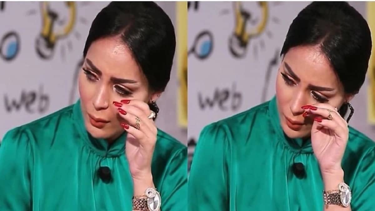 والدة دنيا بطمة تبكي على حبس شقيقتها