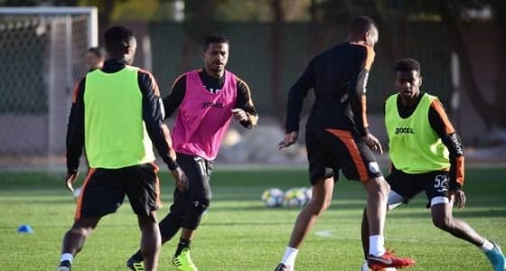 تدريبات تكتيكية للشباب بقيادة كارينيو استعدادًا للقاء الأهلي