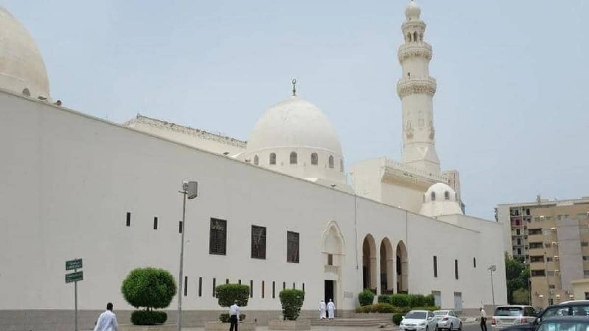 الفرق بين «صلوا في رحالكم » و «صلوا في بيوتكم»