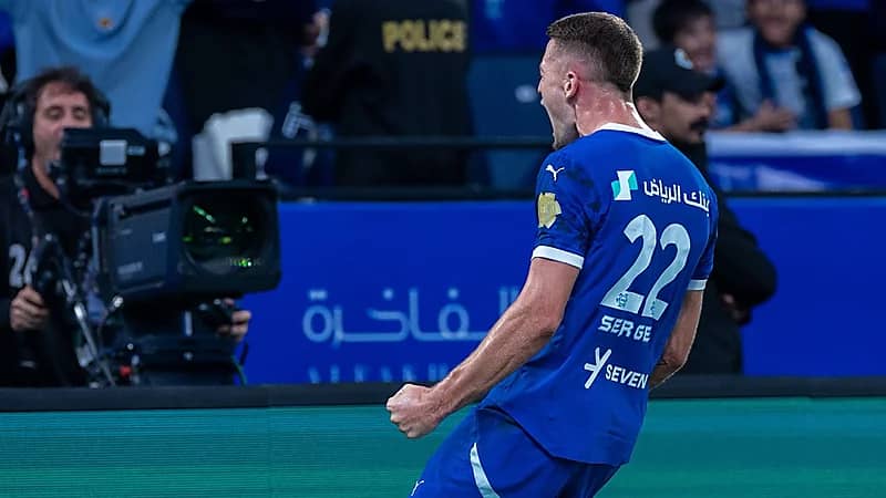 الهلال يتغلب على القادسية بثنائية ويتأهل للنخبة الآسيوية