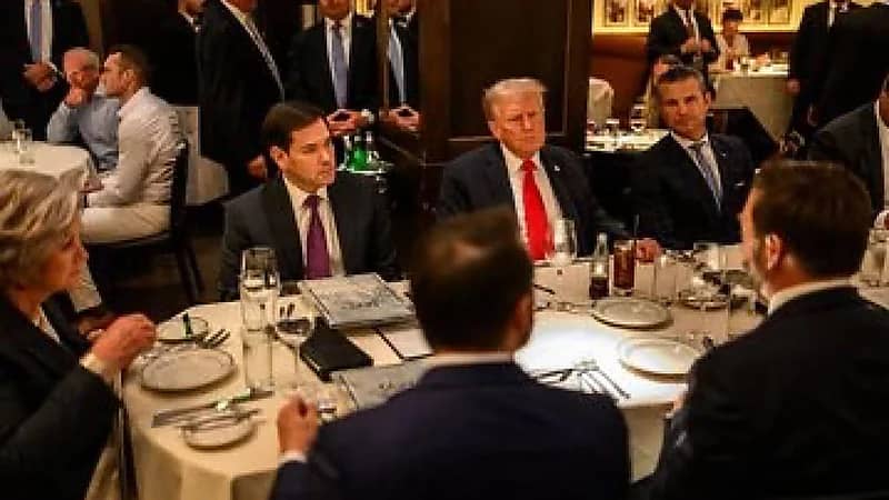 متظاهرون يلاحقون ترامب داخل مطعم بهتافات: حرروا فلسطين.. فيديو وصور