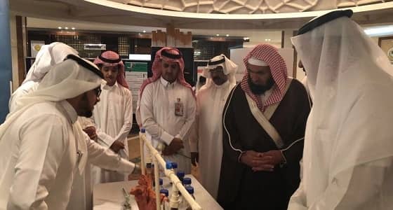 مئات الزوار لمعرض " بطلها " في اليوم العالمي