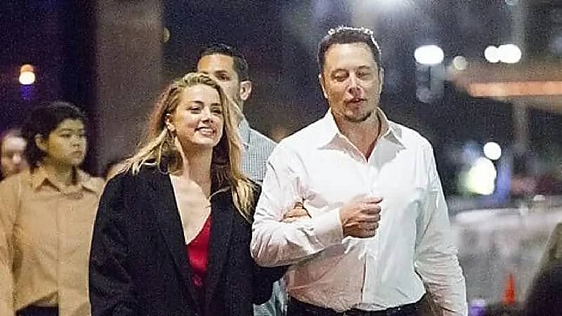 اختفاء غامض لحساب أمبير في تويتر بعد استحواذ صديقها السابق عليه