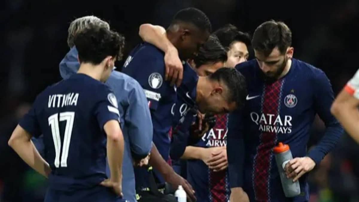 أشرف حكيمي يتعرض لإصابة قوية أمام بايرن ميونخ