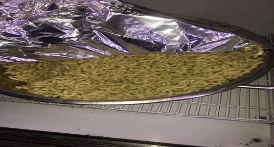 بالصور.. ضبط 36 كيلو من المواد الغذائية المخالفة بالدمام