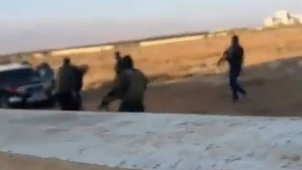 لحظة توقيف الجيش اللبناني لبارون الحشيش .. فيديو