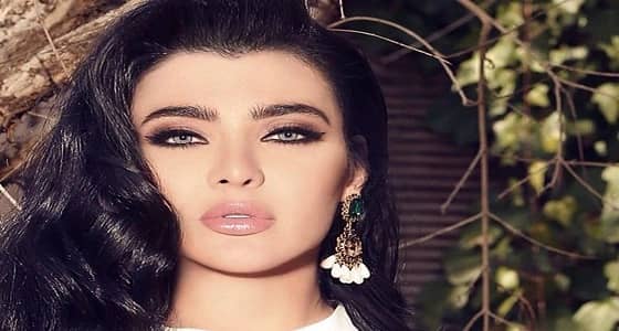 إعلامية خليجية تسخر من فنانة تزور بلدها: تزورين البنات ولا الشباب؟