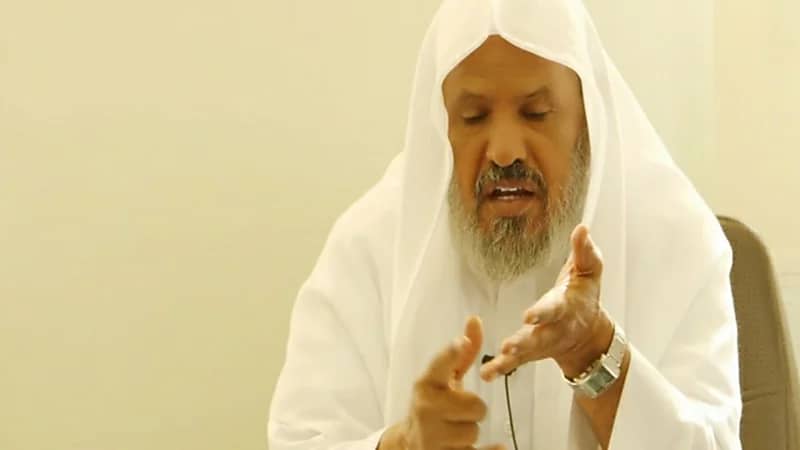 بالفيديو.. "الطيار" يوضح ما يترتب على استعجال بعض المؤذنين في أذان المغرب