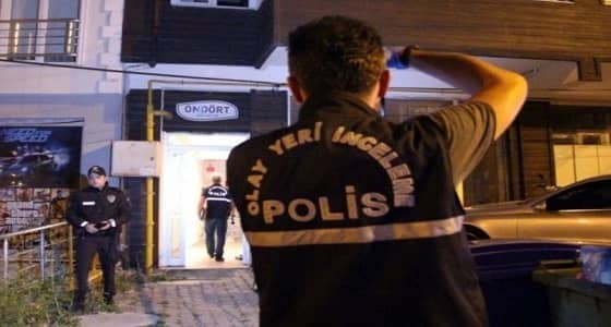 عقب فقد عمله بموجب قانون أردوغان للطوارئ.. انتحار شرطي تركي داخل منزله